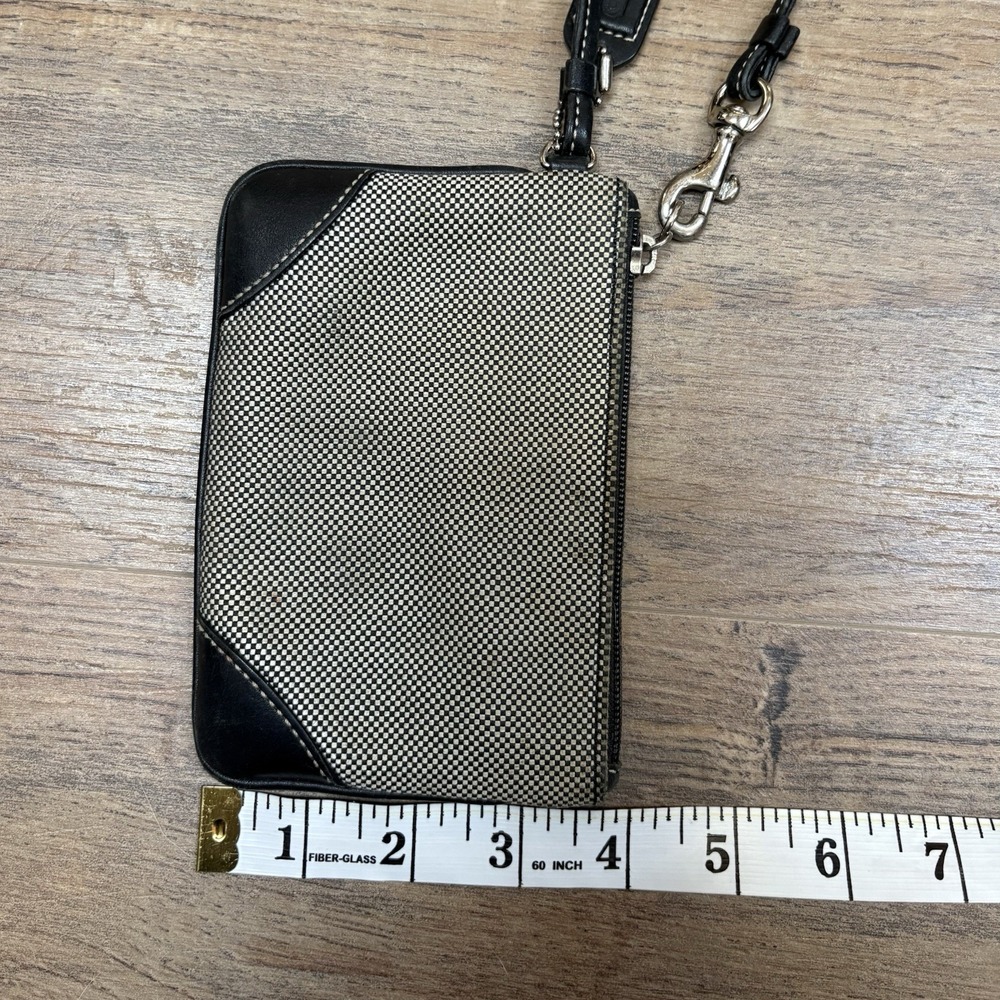 Vintage Coach Small Wristlet Black Checkered Fabric and Leather - Picture 8 of 9
